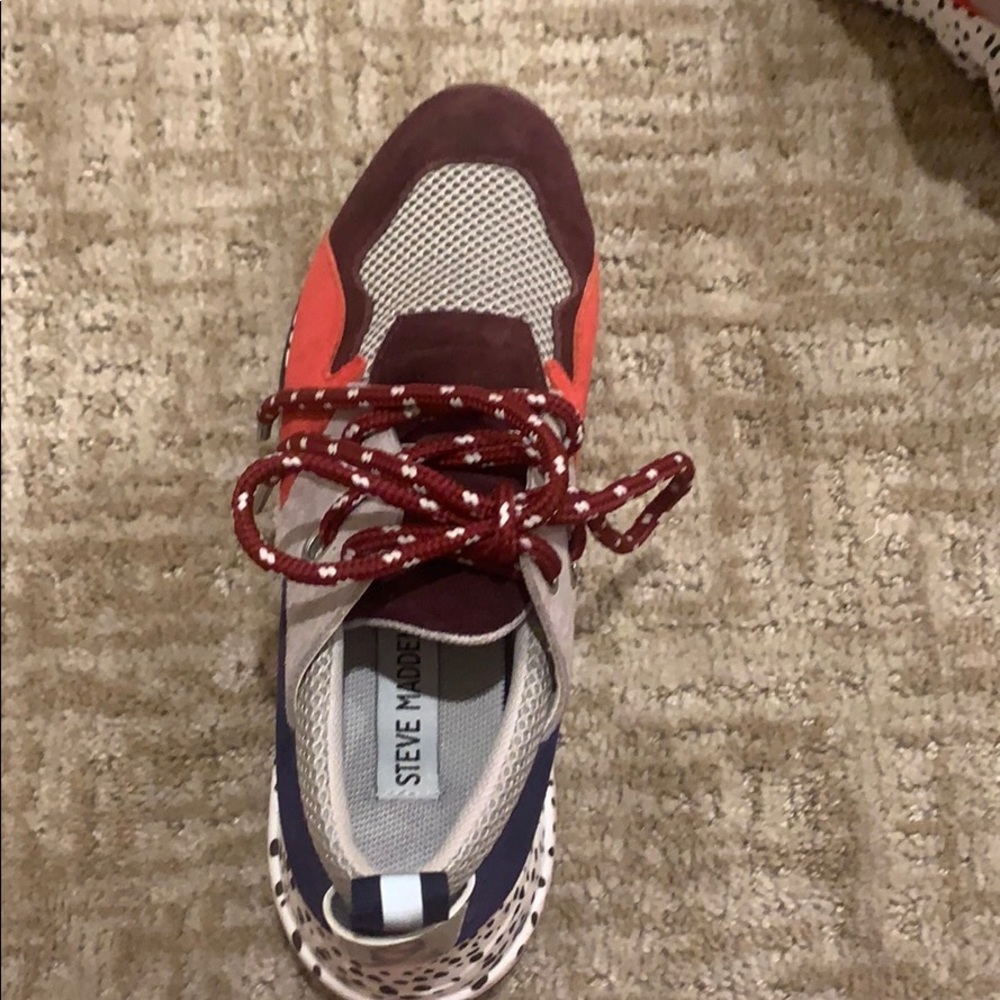 Brand new Steve Madden sneakers - Picture 4 of 8